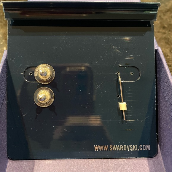 ✨sold✨ Authentic Swarovski earrings - Picture 7 of 7